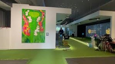 ultimate-golf-lounge