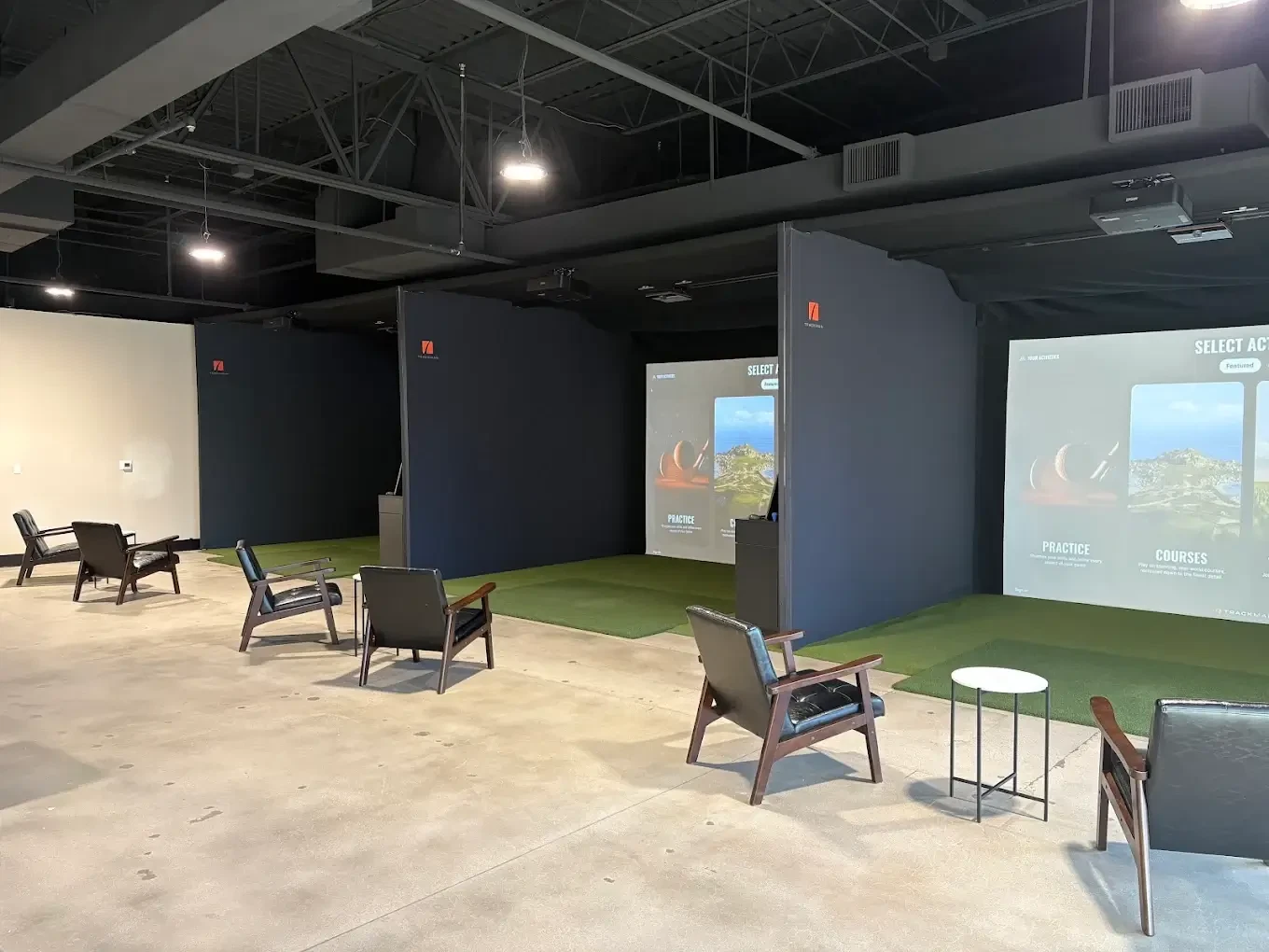 skylark-indoor-golf-club