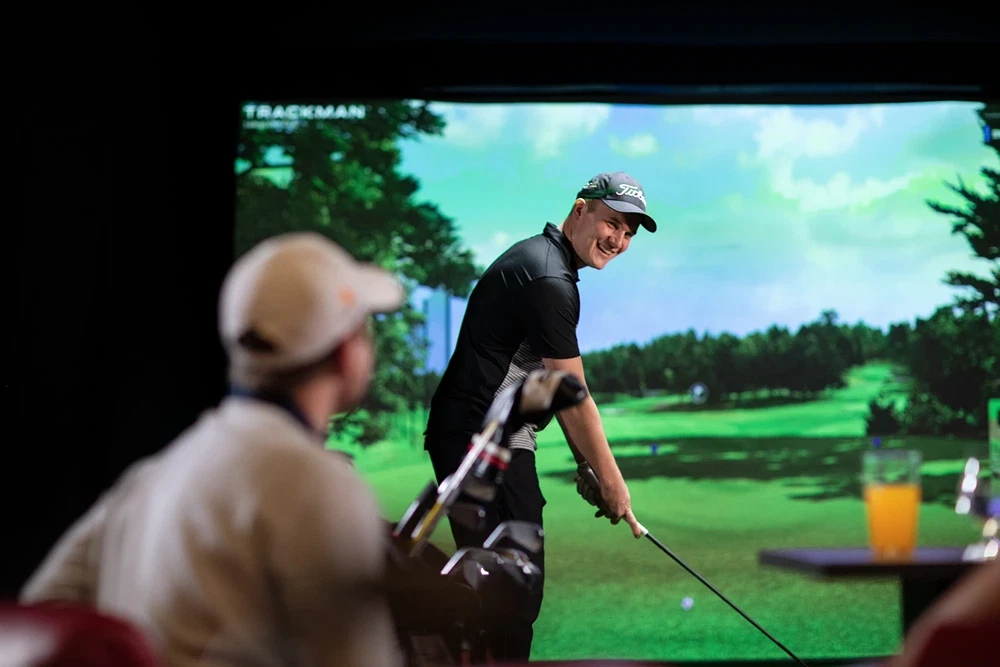 golf-lounge-18-canton