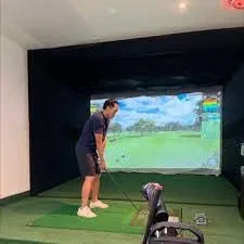 rodeo-plaza-screen-golf