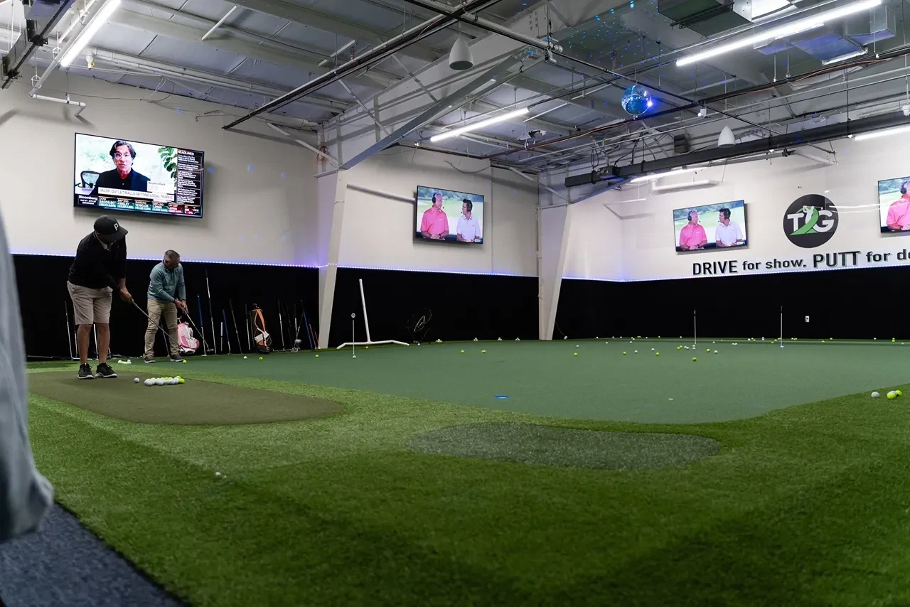 tee-2-green-indoor-golf-center